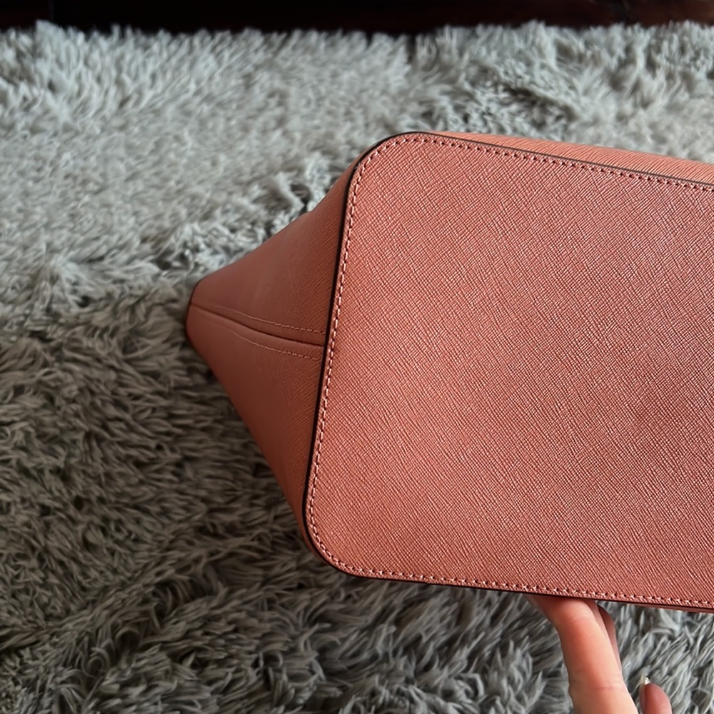 Michael Kors Tote Bag - Picture 9 of 14